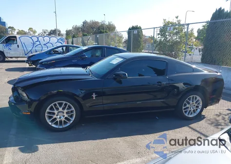 2014 Ford Mustang V6 Premium z USA, uszkodzony, nr VIN 1ZVBP8AM6E5327532